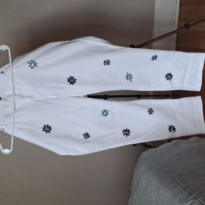 Chico's White So Slimming Girlfriend Crop Jeans Size 1.5P